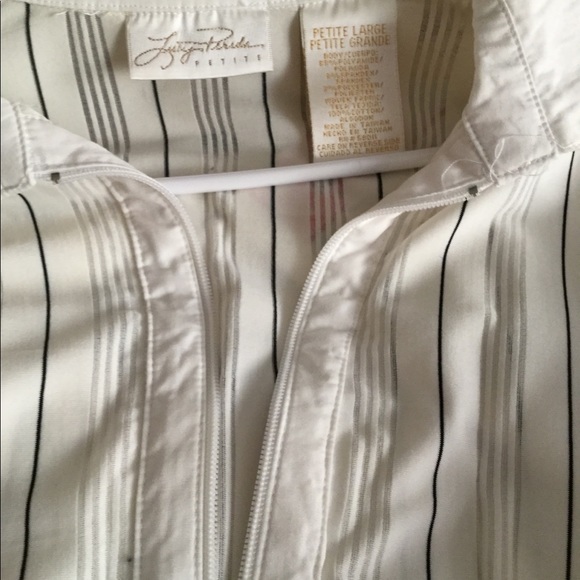 Blouse - Picture 2 of 3